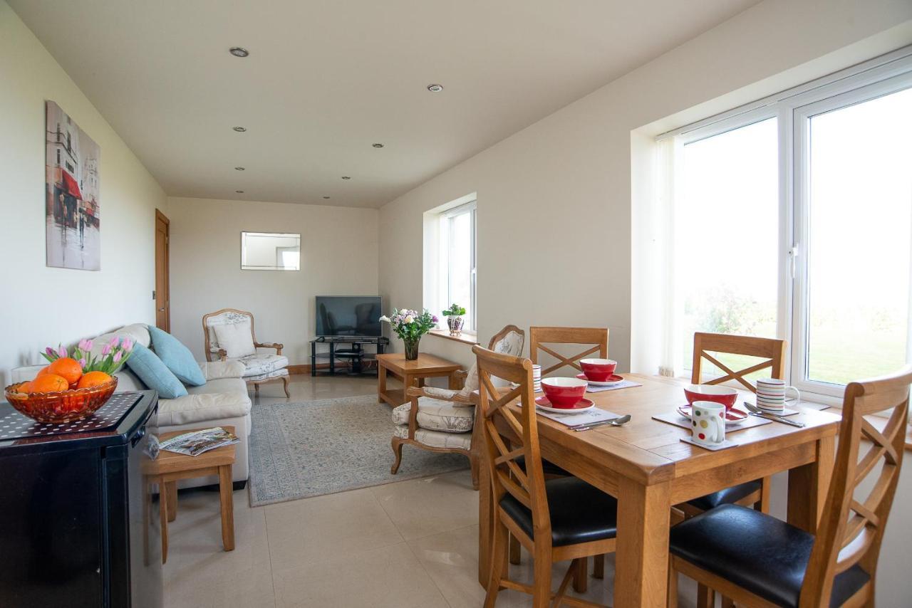 Finest Retreats - Sea Views Cottage Prestatyn Buitenkant foto