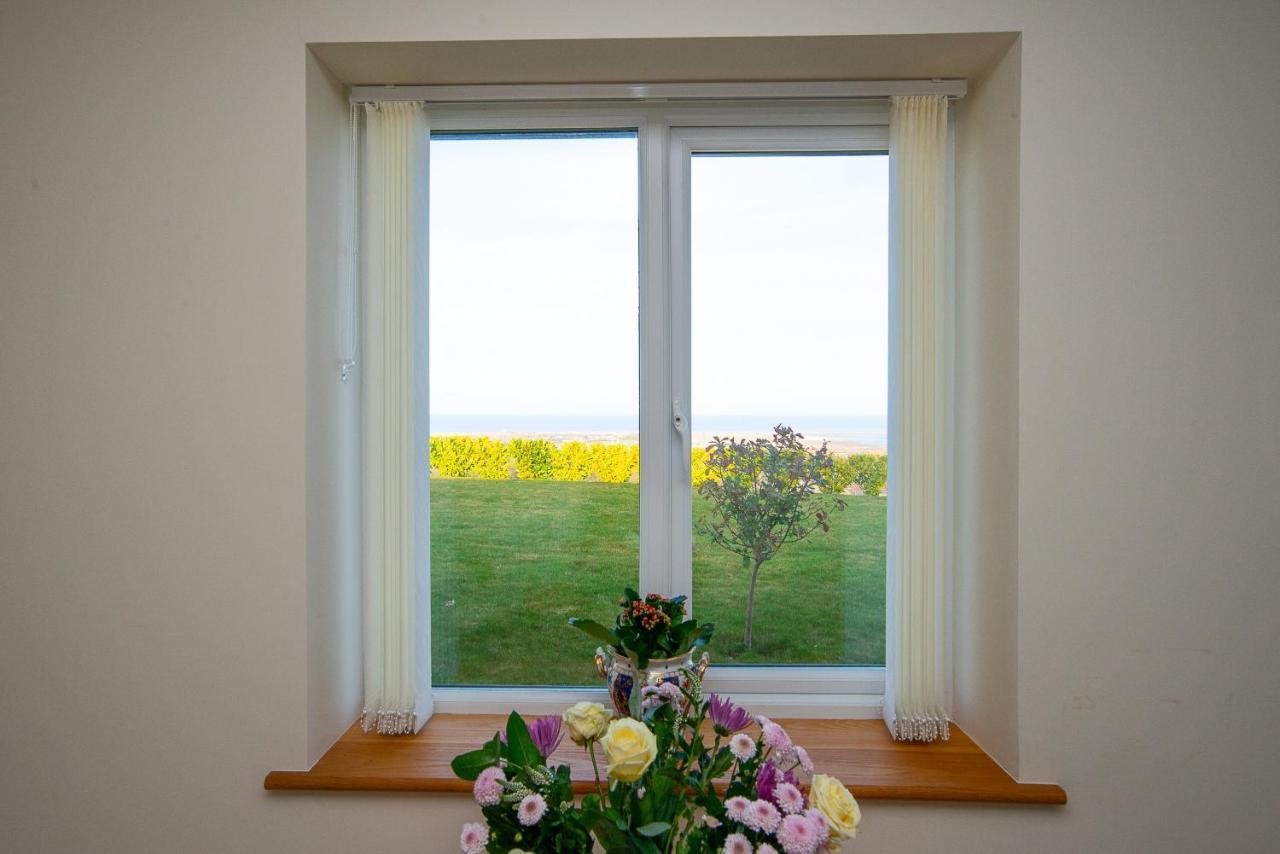Finest Retreats - Sea Views Cottage Prestatyn Buitenkant foto