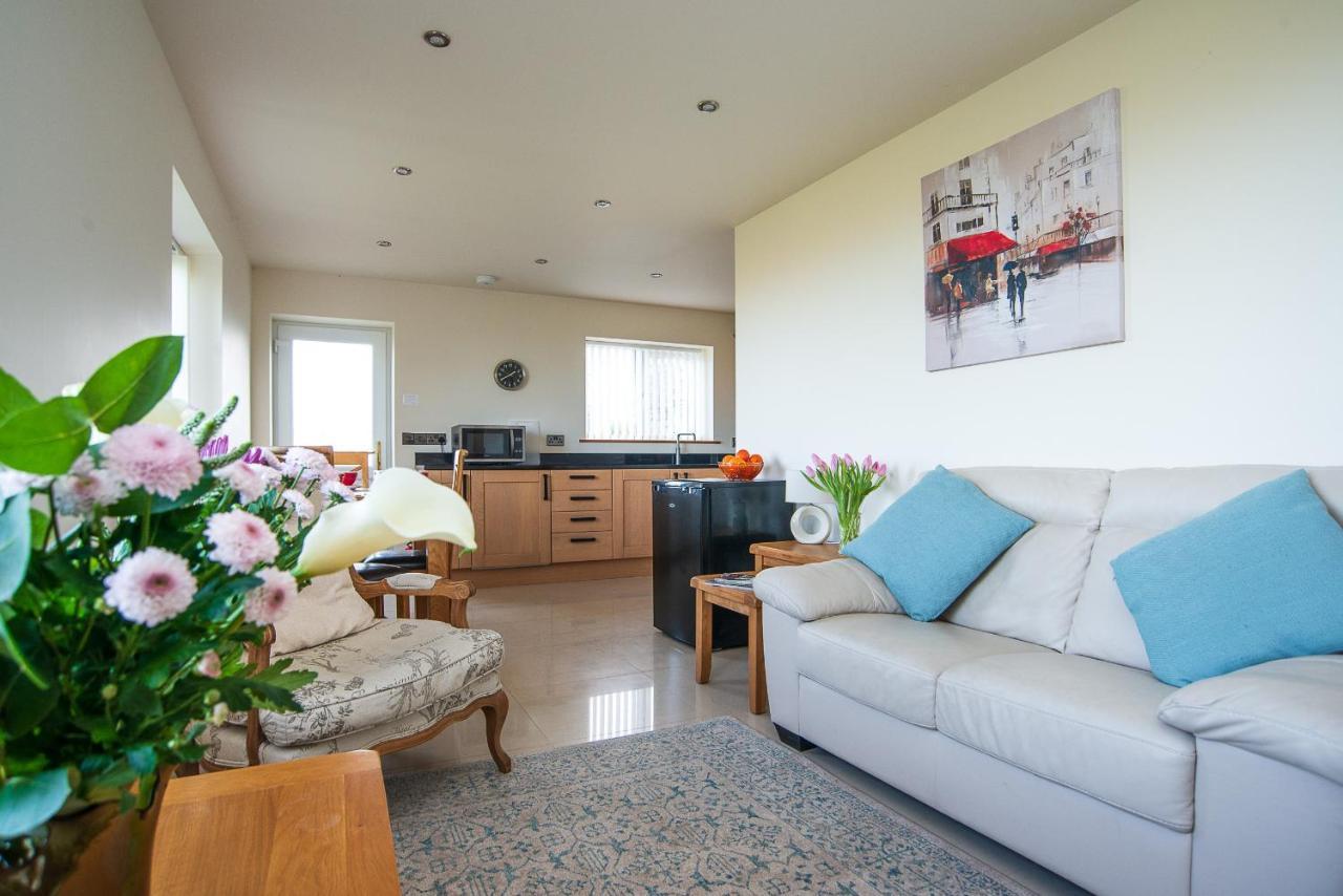 Finest Retreats - Sea Views Cottage Prestatyn Buitenkant foto